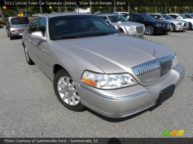 2011 Lincoln Town Car Signature Limited in Silver Birch Metallic