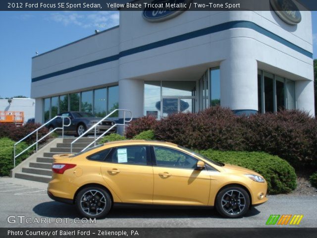 2012 Ford Focus SE Sport Sedan in Yellow Blaze Tricoat Metallic