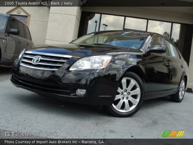 2005 Toyota Avalon XLS in Black