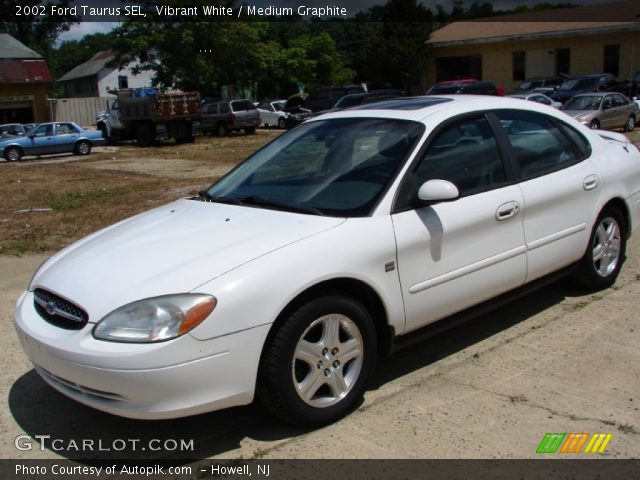 2002 Ford Taurus SEL in Vibrant White