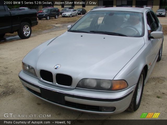 2000 BMW 5 Series 528i Sedan in Aspen Silver Metallic