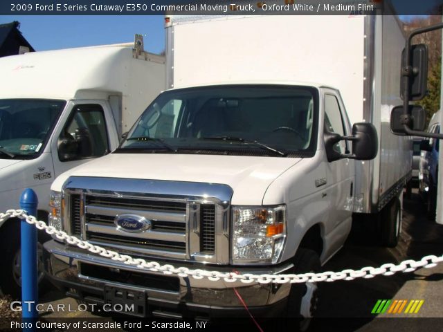 2009 Ford E Series Cutaway E350 Commercial Moving Truck in Oxford White