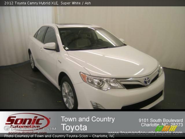 2012 Toyota Camry Hybrid XLE in Super White