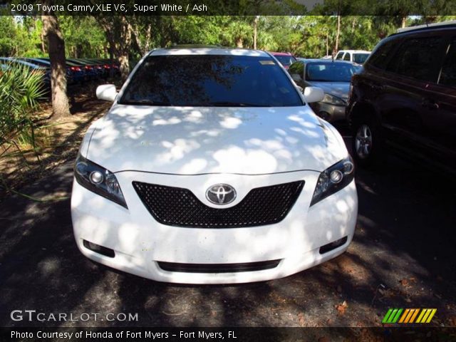 2009 Toyota Camry XLE V6 in Super White