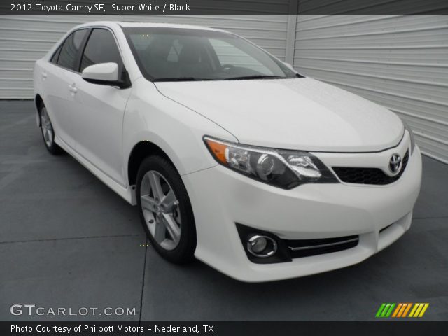 2012 Toyota Camry SE in Super White