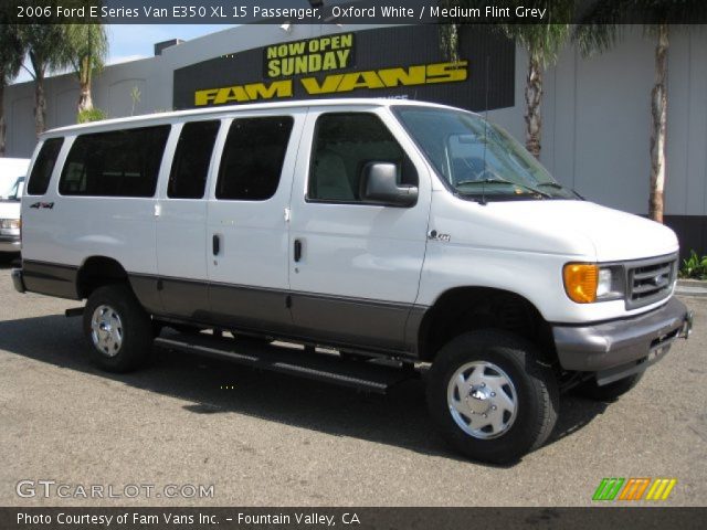 2006 Ford E Series Van E350 XL 15 Passenger in Oxford White