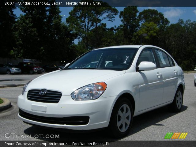 2007 Hyundai Accent GLS Sedan in Nordic White