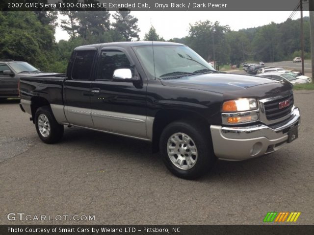 2007 GMC Sierra 1500 Classic SLE Extended Cab in Onyx Black