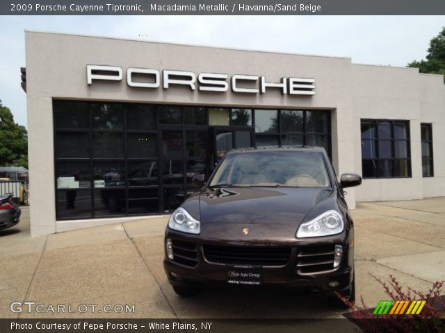 2009 Porsche Cayenne Tiptronic in Macadamia Metallic
