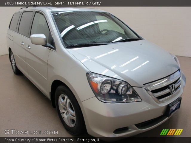 2005 Honda Odyssey EX-L in Silver Pearl Metallic