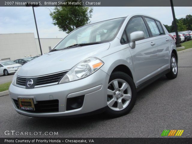 2007 Silver nissan versa #5