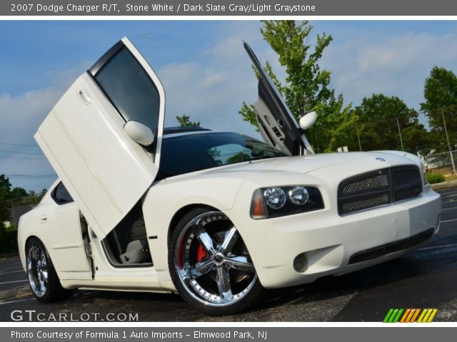 2007 Dodge Charger R/T in Stone White