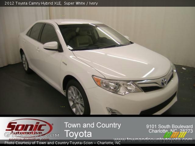 2012 Toyota Camry Hybrid XLE in Super White