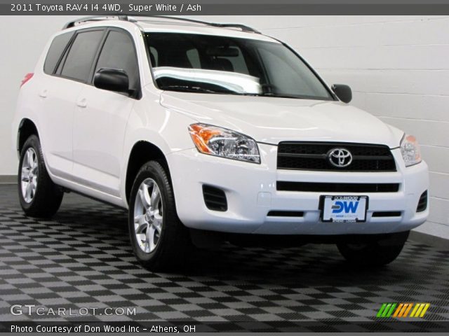 2011 Toyota RAV4 I4 4WD in Super White