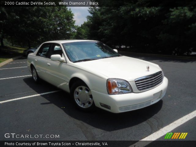 2000 Cadillac DeVille Sedan in White Diamond