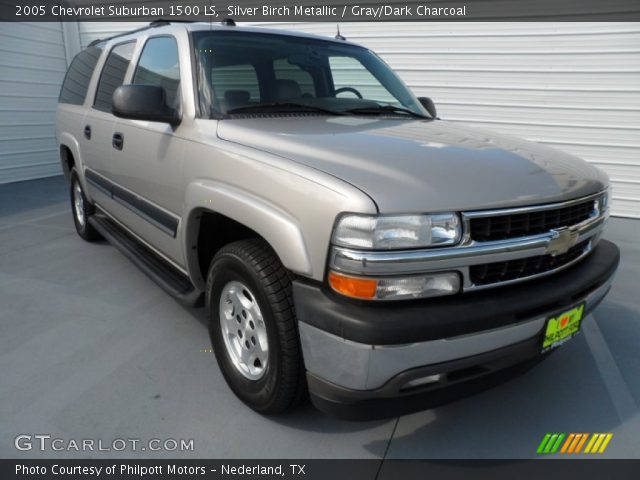 2005 Chevrolet Suburban 1500 LS in Silver Birch Metallic