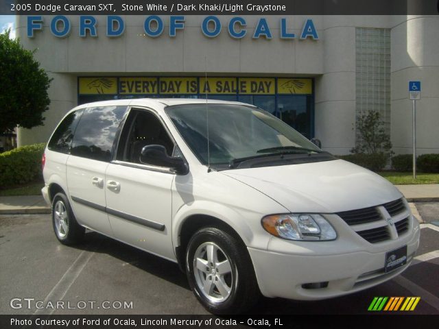2005 Dodge Caravan SXT in Stone White