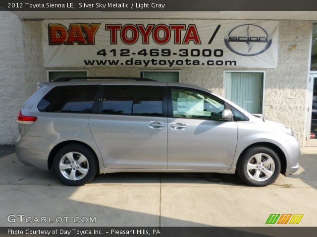 2012 Toyota Sienna LE in Silver Sky Metallic