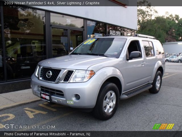 2009 Nissan Pathfinder S 4x4 in Silver Lightning