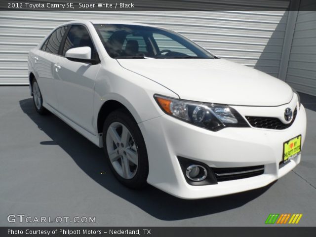 2012 Toyota Camry SE in Super White