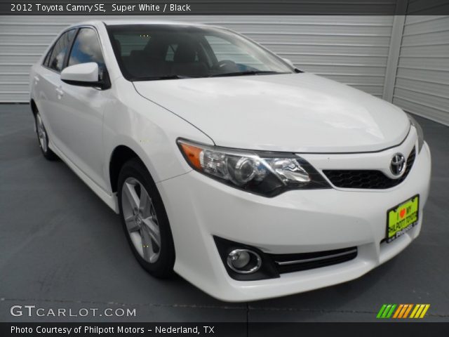 2012 Toyota Camry SE in Super White