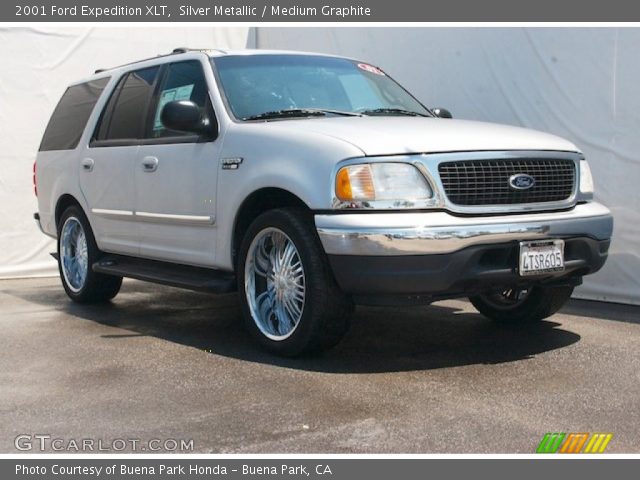 2001 Ford Expedition XLT in Silver Metallic