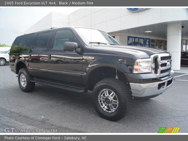 2005 Ford Excursion XLT 4x4 in Black