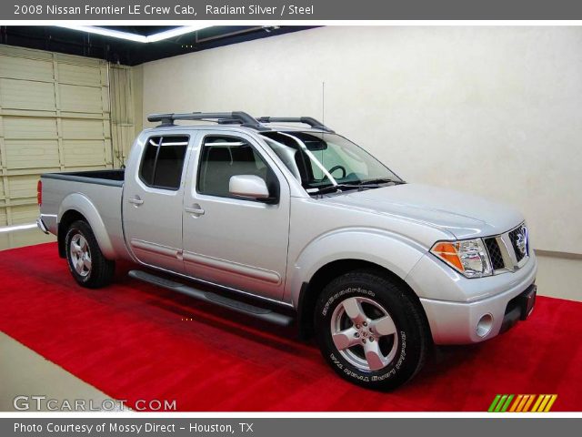 2008 Nissan Frontier LE Crew Cab in Radiant Silver