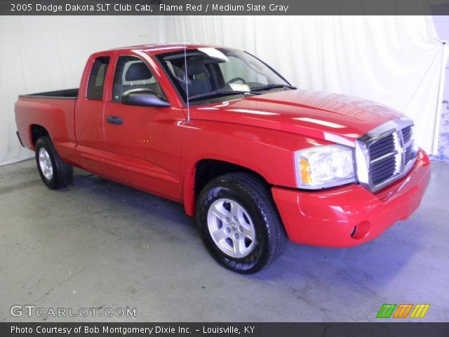 2005 Dodge Dakota SLT Club Cab in Flame Red