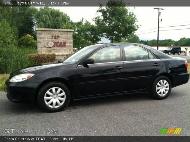 2005 Toyota Camry LE in Black