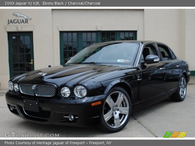 2009 Jaguar XJ XJ8 in Ebony Black