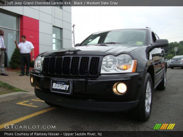 2005 Jeep Grand Cherokee Laredo 4x4 in Black