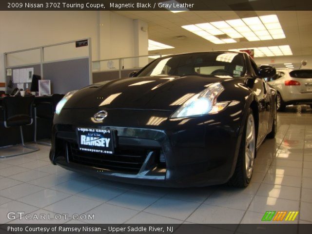 2009 Nissan 370Z Touring Coupe in Magnetic Black