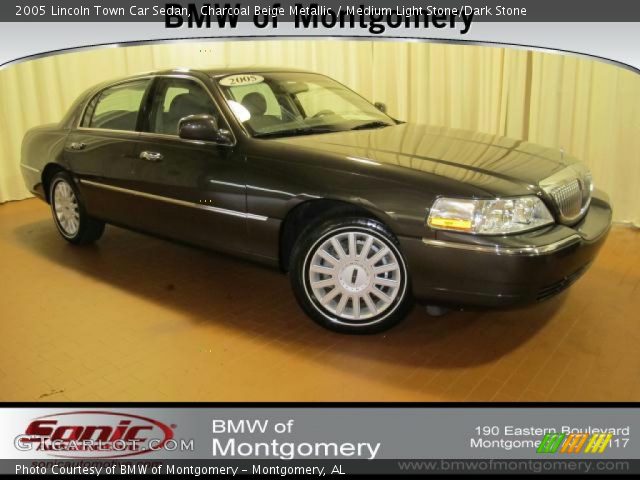 2005 Lincoln Town Car Sedan in Charcoal Beige Metallic