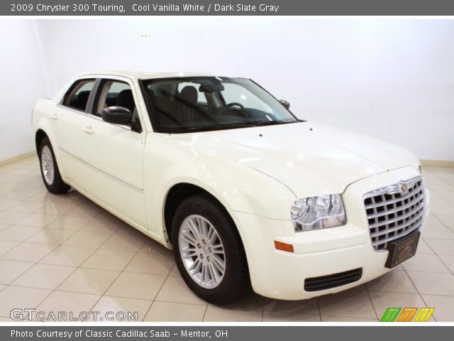 2009 Chrysler 300 Touring in Cool Vanilla White