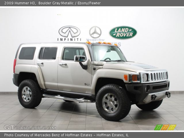 2009 Hummer H3  in Boulder Gray Metallic