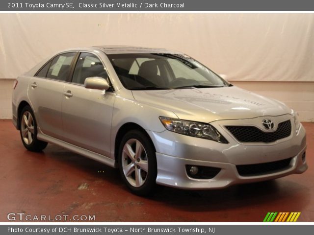 2011 Toyota Camry SE in Classic Silver Metallic