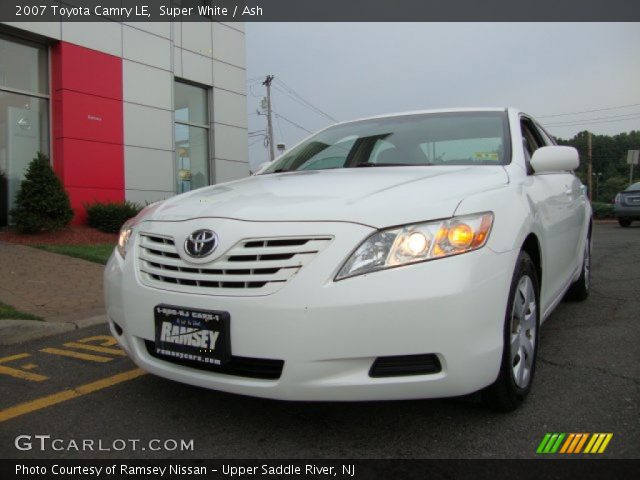 2007 Toyota Camry LE in Super White