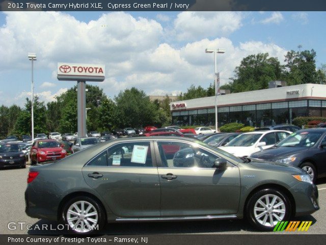 2012 Toyota Camry Hybrid XLE in Cypress Green Pearl