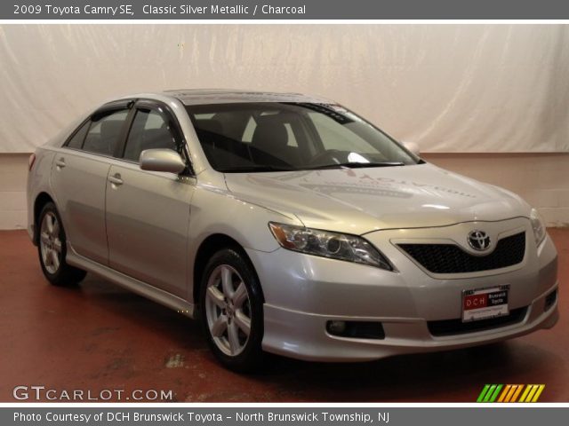 2009 Toyota Camry SE in Classic Silver Metallic