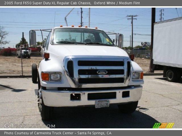 2005 Ford F650 Super Duty XL Regular Cab Chassis in Oxford White