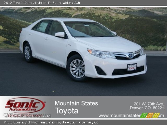 2012 Toyota Camry Hybrid LE in Super White