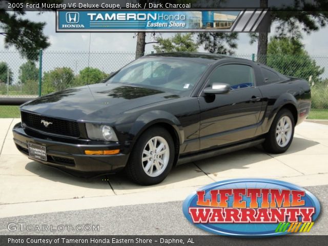 2005 Ford Mustang V6 Deluxe Coupe in Black