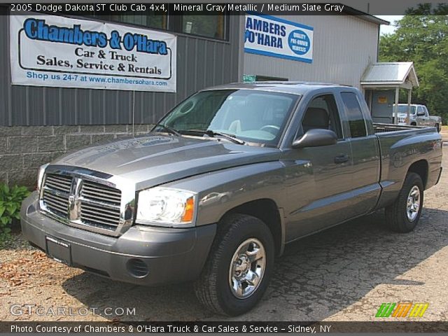 2005 Dodge Dakota ST Club Cab 4x4 in Mineral Gray Metallic
