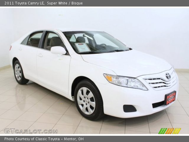 2011 Toyota Camry LE in Super White