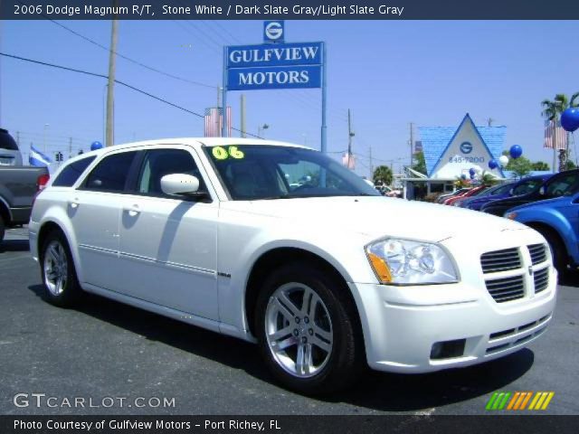 2006 Dodge Magnum R/T in Stone White