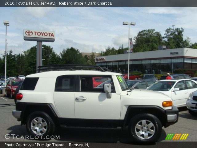 2010 Toyota FJ Cruiser 4WD in Iceberg White