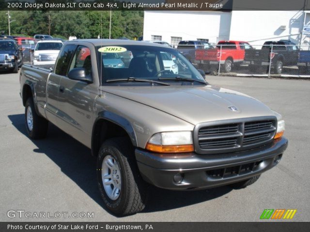 2002 Dodge Dakota SLT Club Cab 4x4 in Light Almond Pearl Metallic