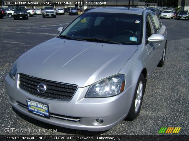 2005 Nissan Altima 3.5 SE in Sheer Silver Metallic
