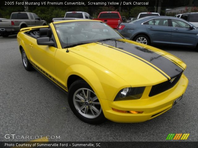 2005 Ford Mustang V6 Premium Convertible in Screaming Yellow